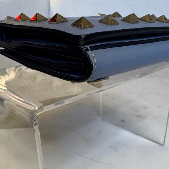 Valentino Garavani Authentic Blue Wallet with Gold Studs Full Inclusion - Picture 10 of 16